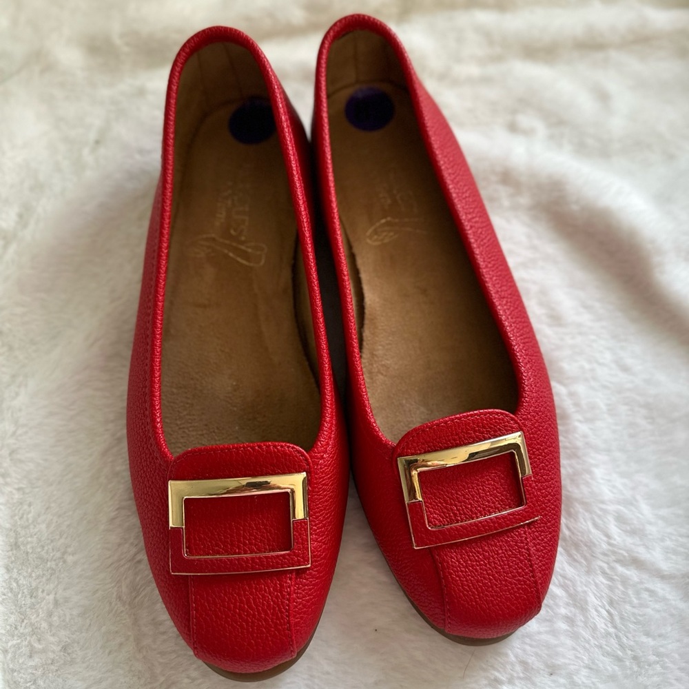 Aerosols red shoes size 8.5